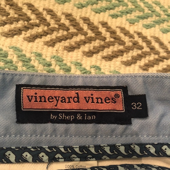 Vineyard Vines blue club shorts - Picture 3 of 8